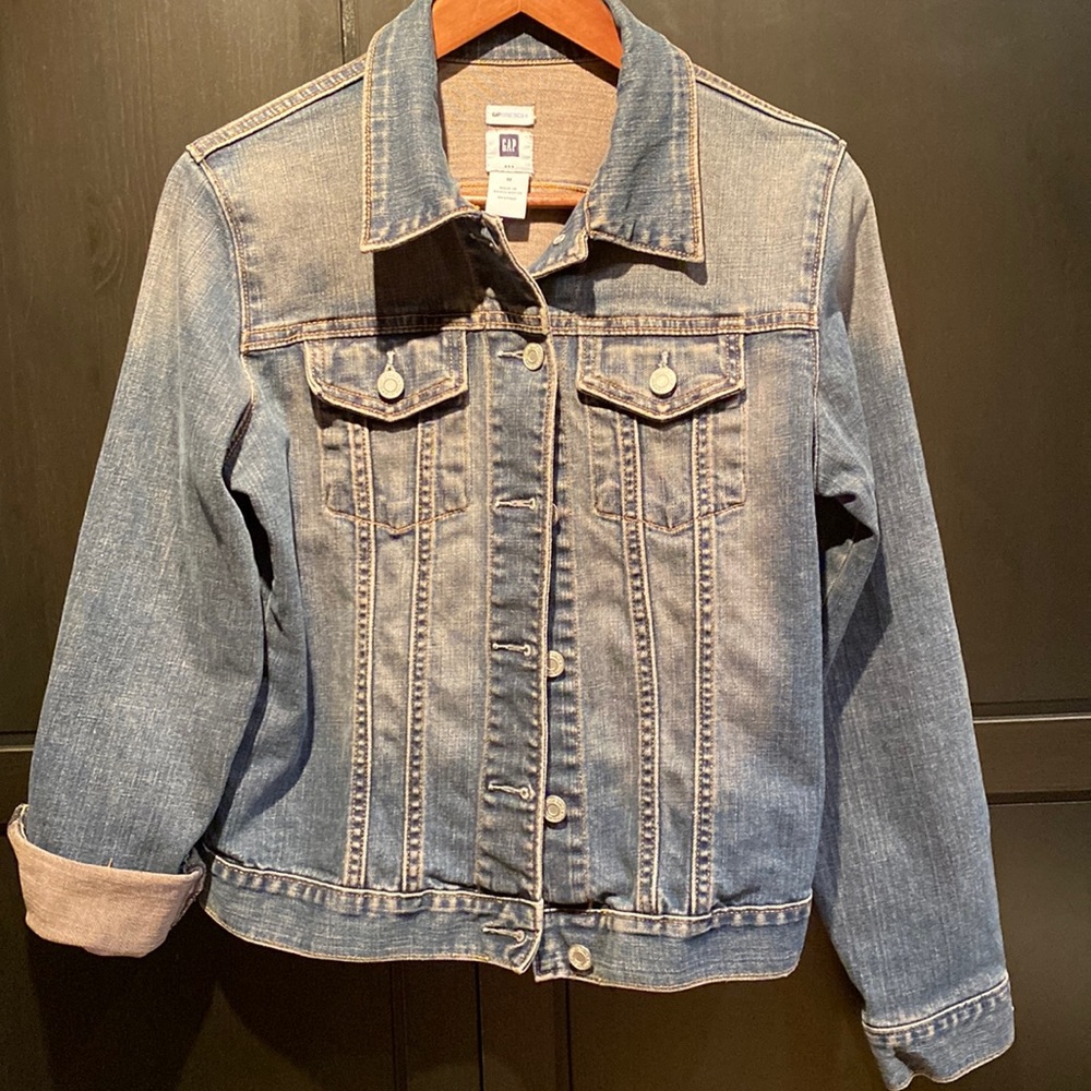 COPY - Gap jean jacket size M
